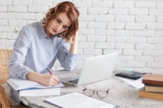 How to Write a Strong Scholarship Application Essay